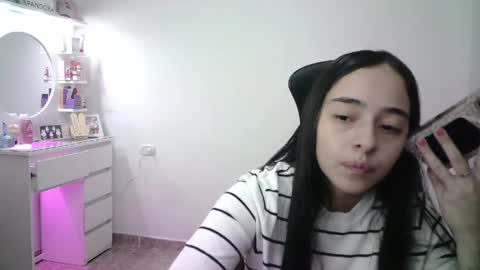 Snapshot of aineangeel chatting on 04/10/26, 01:00 AINE online show from 04/10/26, 01:00