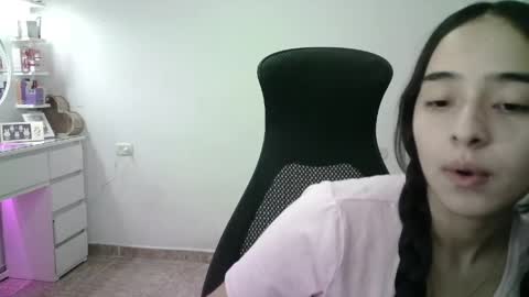 Snapshot of aineangeel chatting on 04/23/26, 12:01 AINE online show from 04/23/26, 12:01