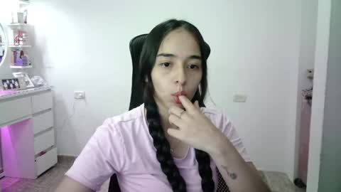 Snapshot of aineangeel chatting on 05/14/26, 01:12 AINE online show from 05/14/26, 01:12