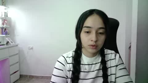 Snapshot of aineangeel chatting on 05/21/26, 01:01 AINE online show from 05/21/26, 01:01