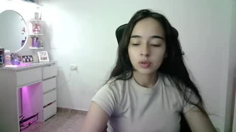 Snapshot of aineangeel chatting on 05/25/26, 12:38 AINE online show from 05/25/26, 12:38