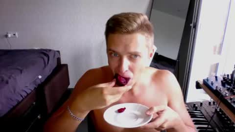 free your mind and your ass will follow online show from 07/21/26, 10:17
