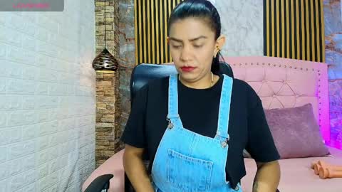 Snapshot of aisha__cambell chatting on 04/24/26, 09:56 aisha__cambell online show from 04/24/26, 09:56