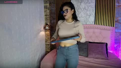 Snapshot of aisha__cambell chatting on 05/01/26, 11:04 aisha__cambell online show from 05/01/26, 11:04