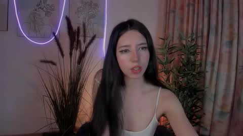 Aisha online show from 03/11/25, 11:44