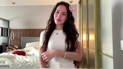 Snapshot of aisha_eilish chatting on 04/12/26, 06:18 Aisha online show from 04/12/26, 06:18