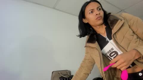 Aisha online show from 12/14/25, 03:34