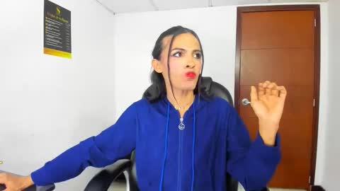 Aisha online show from 12/21/25, 05:20