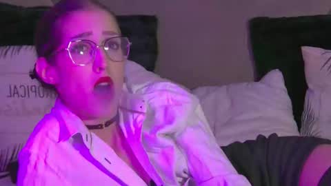 AishaHummer online show from 10/25/25, 08:25