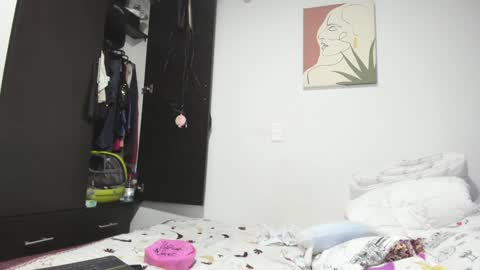 Snapshot of aisha_latina chatting on 02/04/25, 11:38 Katie online show from 02/04/25, 11:38