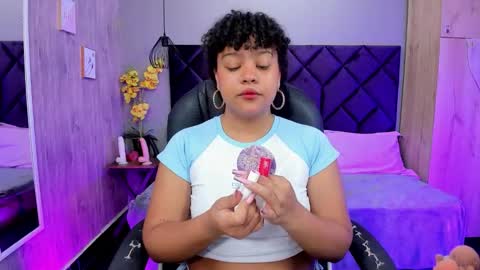 Aisha  online show from 11/20/25, 02:23