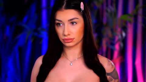 Lora online show from 01/08/25, 05:48