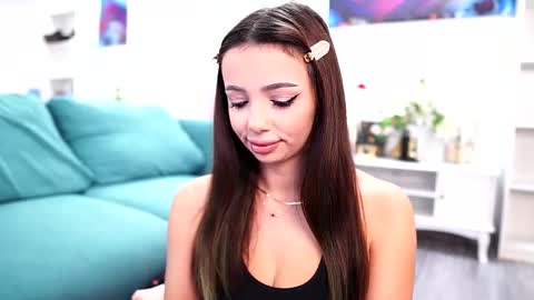 Aisha online show from 11/19/25, 10:26