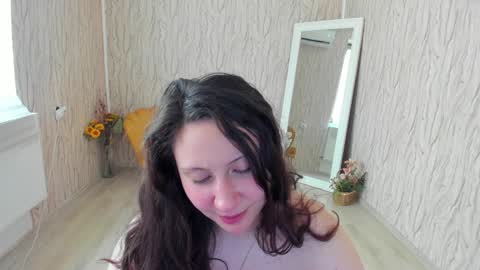 Aisha online show from 02/06/25, 09:43