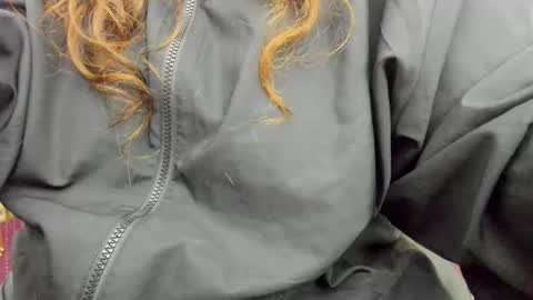 Aisha online show from 11/10/25, 01:10