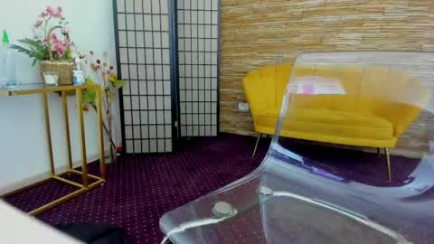 Aisha online show from 11/12/25, 11:54