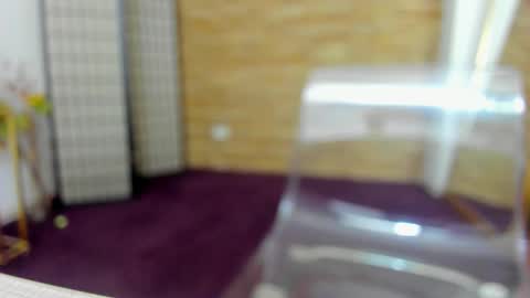 Aisha online show from 12/01/25, 05:45