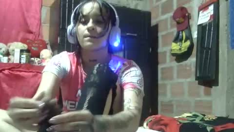 Snapshot of aitana23_ chatting on 10/26/25, 01:22 aiti online show from 10/26/25, 01:22