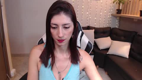 Snapshot of aitana_ag chatting on 01/03/25, 03:44 Aitana online show from 01/03/25, 03:44