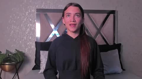 little aitana  online show from 03/01/25, 12:34