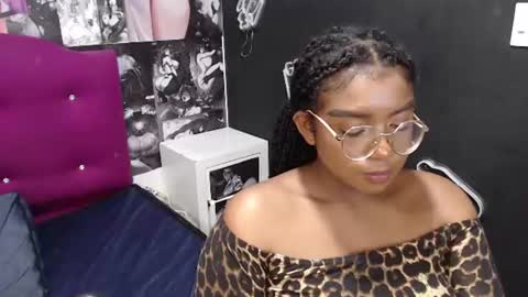 Snapshot of aitanav chatting on 06/10/26, 12:44 Aitana online show from 06/10/26, 12:44