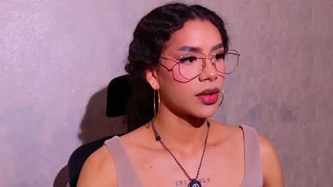 Queen Dumont   online show from 02/08/26, 07:17