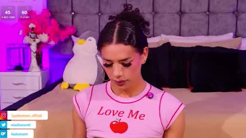 Queen Dumont   online show from 02/20/26, 01:35