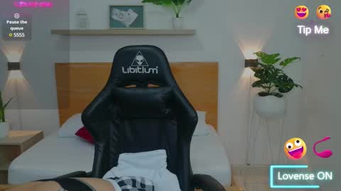 Aixa Burgos online show from 02/19/25, 11:49