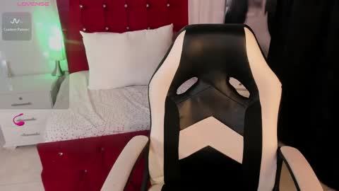 Snapshot of aixiasaenz chatting on 01/04/25, 08:27 wanda online show from 01/04/25, 08:27