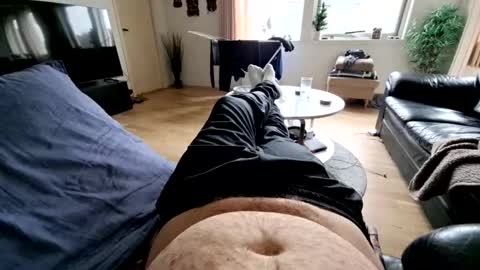 ak_2 online show from 04/22/26, 07:55