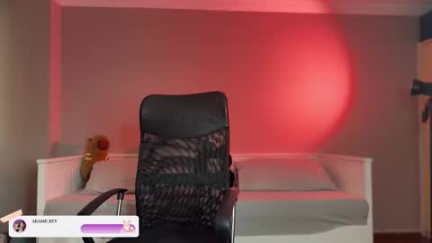             online show from 10/28/25, 08:11