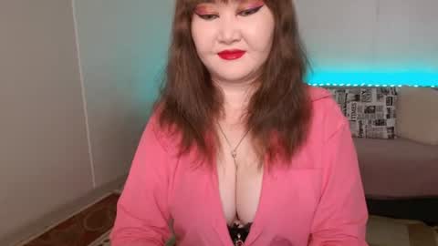 Snapshot of akanire chatting on 06/14/26, 04:58 Shelly online show from 06/14/26, 04:58