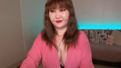 Snapshot of akanire chatting on 06/14/26, 05:04 Shelly online show from 06/14/26, 05:04