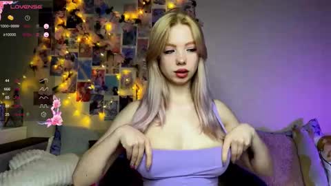 Akari online show from 02/12/26, 06:03