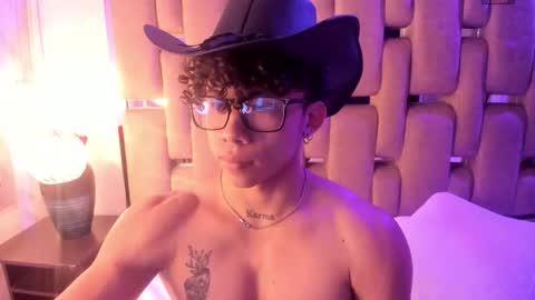 akazaboy online show from 11/15/25, 08:49