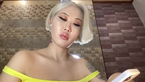 Akemi online show from 02/20/25, 06:35