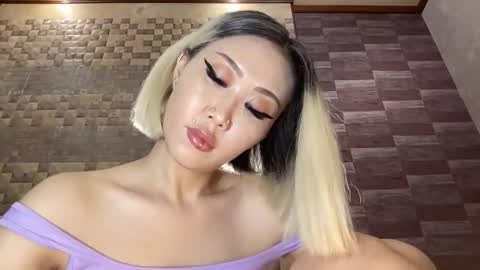 Akemi online show from 09/29/25, 10:03