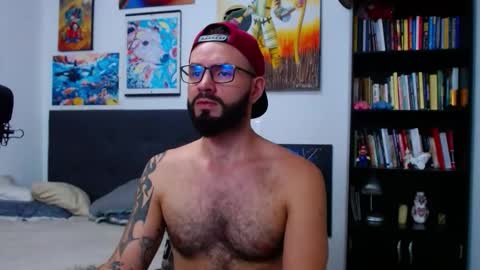 Snapshot of akiles_r chatting on 10/23/25, 11:14 akiles online show from 10/23/25, 11:14