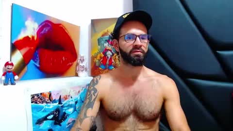 Snapshot of akiles_r chatting on 05/26/26, 11:45 akiles online show from 05/26/26, 11:45