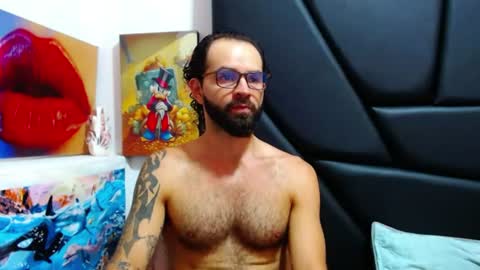 Snapshot of akiles_r chatting on 06/18/26, 12:11 akiles online show from 06/18/26, 12:11