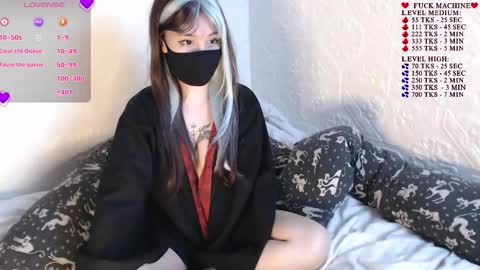 Amilia online show from 09/12/25, 12:16