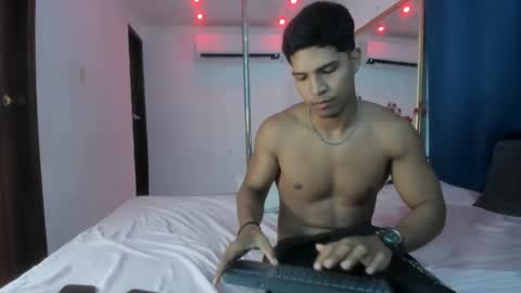 Snapshot of akiraa_hime chatting on 11/15/25, 02:20 akiraa_hime online show from 11/15/25, 02:20