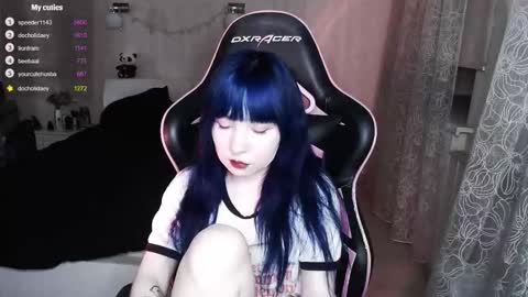 akirahartyx online show from 10/23/25, 04:39