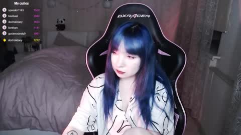 akirahartyx online show from 11/13/25, 04:17