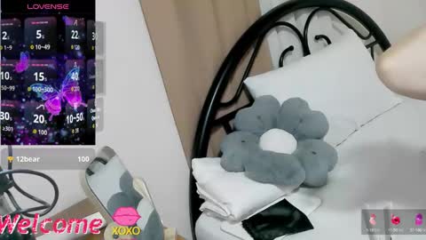 akishaa online show from 10/28/25, 01:47