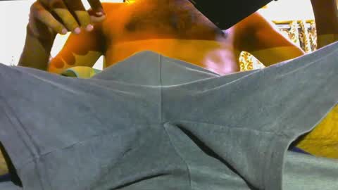 Snapshot of akks_0001 chatting on 03/11/25, 02:18 Martin online show from 03/11/25, 02:18