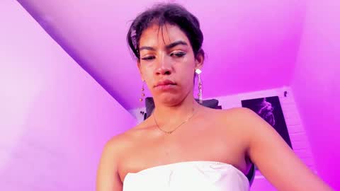 Alahia Rodriguez online show from 11/17/25, 12:00