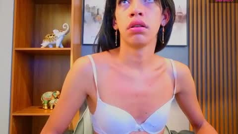Snapshot of alahia__rodriguez chatting on 07/10/26, 10:51 Alahia Rodriguez online show from 07/10/26, 10:51