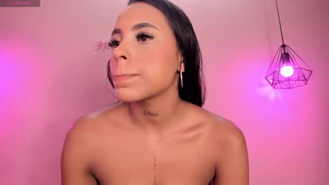 Snapshot of alahia_betancur chatting on 02/07/25, 06:02 Alahia  online show from 02/07/25, 06:02