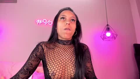 Snapshot of alahia_betancur chatting on 02/11/25, 01:41 Alahia  online show from 02/11/25, 01:41